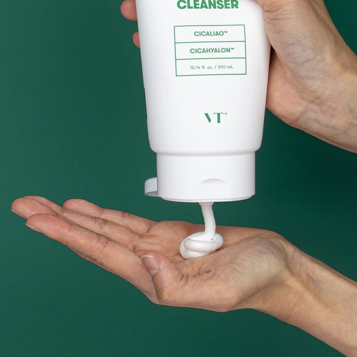 [VT COSMETICS] CICA Foam Cleanser Face Cleanser (300 ml) - Lahab Beauty | لهب بيوتي